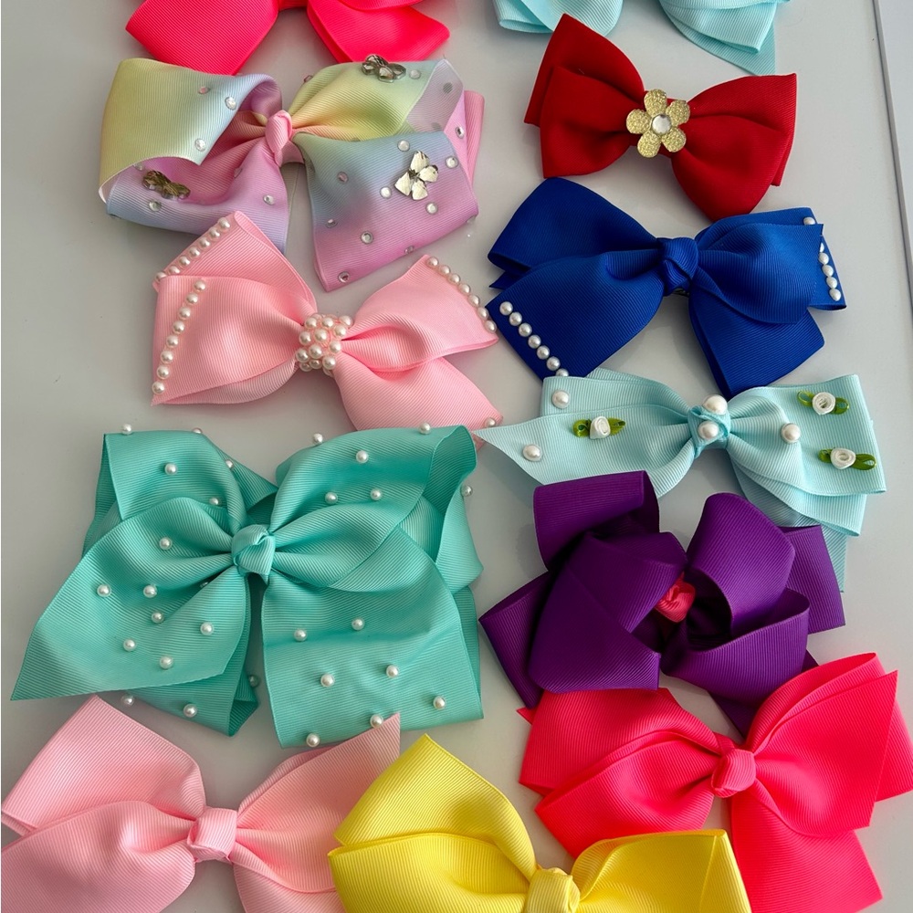 NWOT -Colorful Kids Hair Bow Set (12 bows)